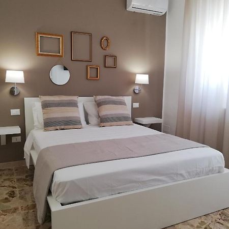 Ostuni Crispi House Hotell Exteriör bild