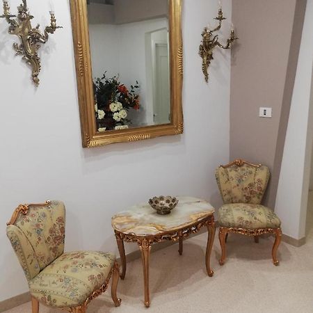 Ostuni Crispi House Hotell Exteriör bild
