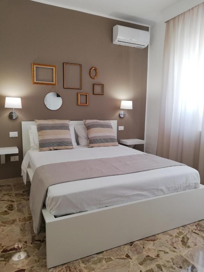 Ostuni Crispi House Hotell Exteriör bild