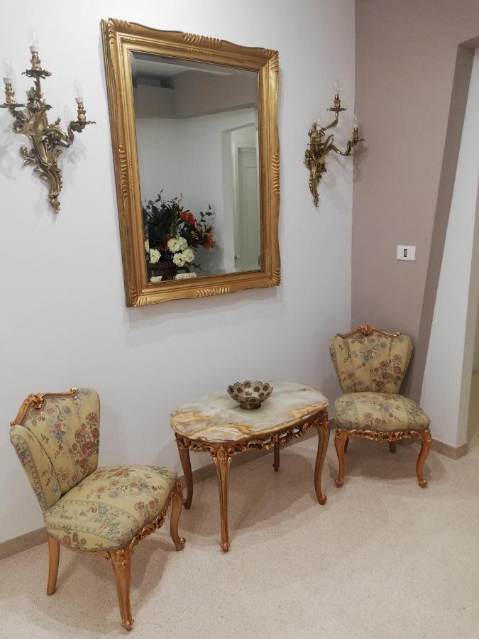 Ostuni Crispi House Hotell Exteriör bild